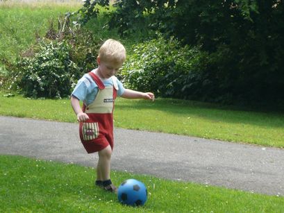 The player heads for the goal. 
