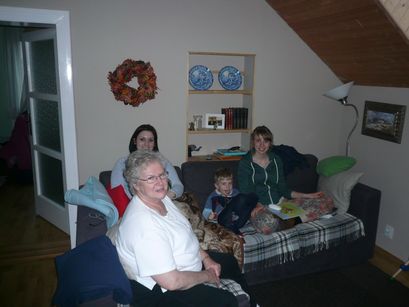 Grandma, Alyssa, Ian, and Laura.